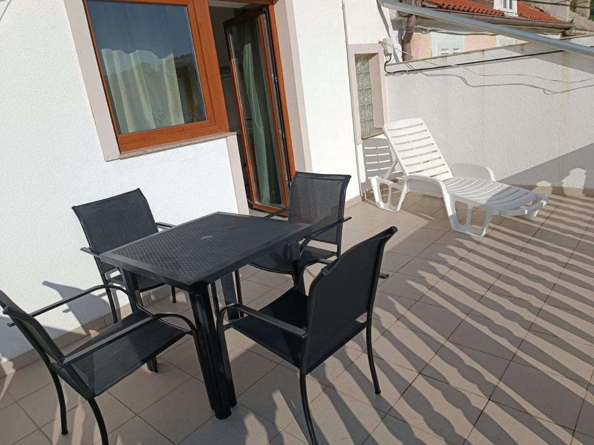 Valentino Appartement Senj  Buitenkant foto