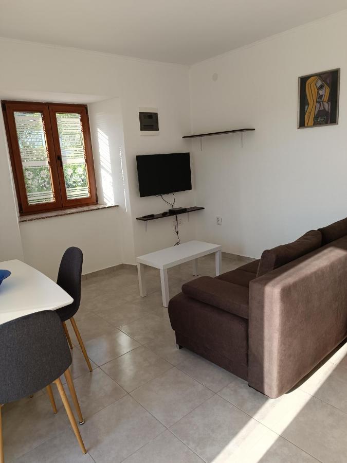 Valentino Appartement Senj  Buitenkant foto